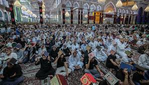 مراسم شب احیاء در صحن حرم مطهر